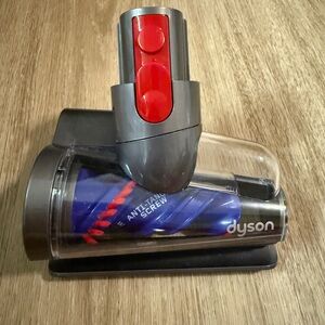 Dyson hair screw attachment